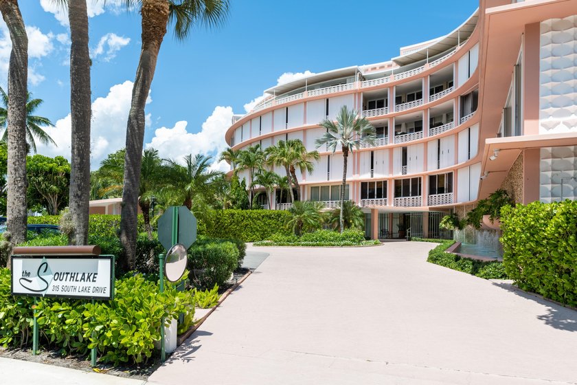Welcome to this stunning, fully renovated, highly desirable - Beach Condo for sale in Palm Beach, Florida on Beachhouse.com