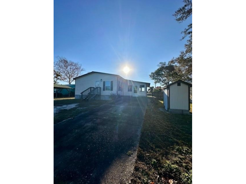 Don't miss this well-maintained modular home featuring 3 - Beach Home for sale in Port St Joe, Florida on Beachhouse.com