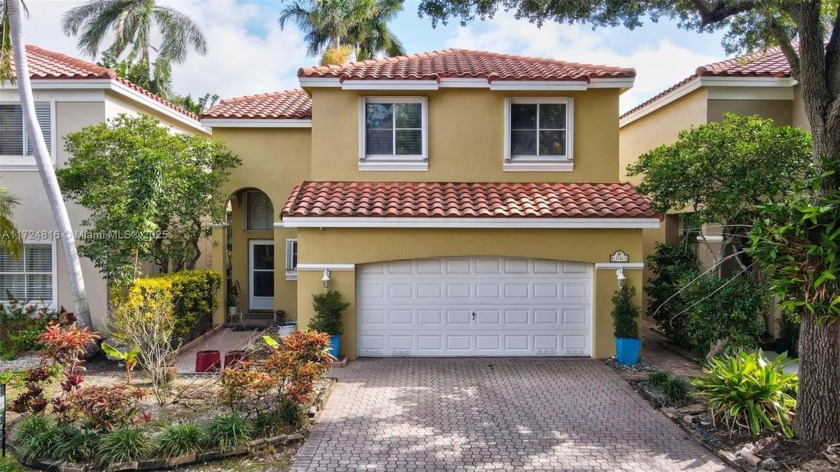 Look no further! Beautiful 2 story home located in the gated - Beach Home for sale in Hollywood, Florida on Beachhouse.com