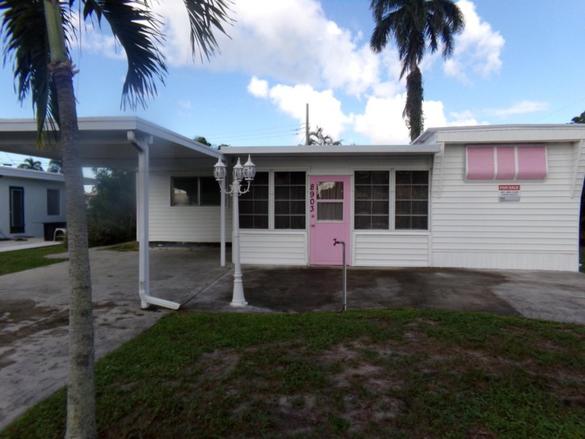 This home is on an oversized lot.  the home boasts 2372 total - Beach Home for sale in Boynton Beach, Florida on Beachhouse.com