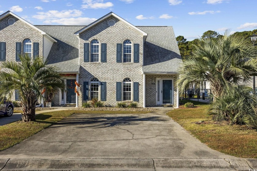 Come check out this spacious 3 bedroom 2 bath End Unit townhome - Beach Townhome/Townhouse for sale in Little River, South Carolina on Beachhouse.com