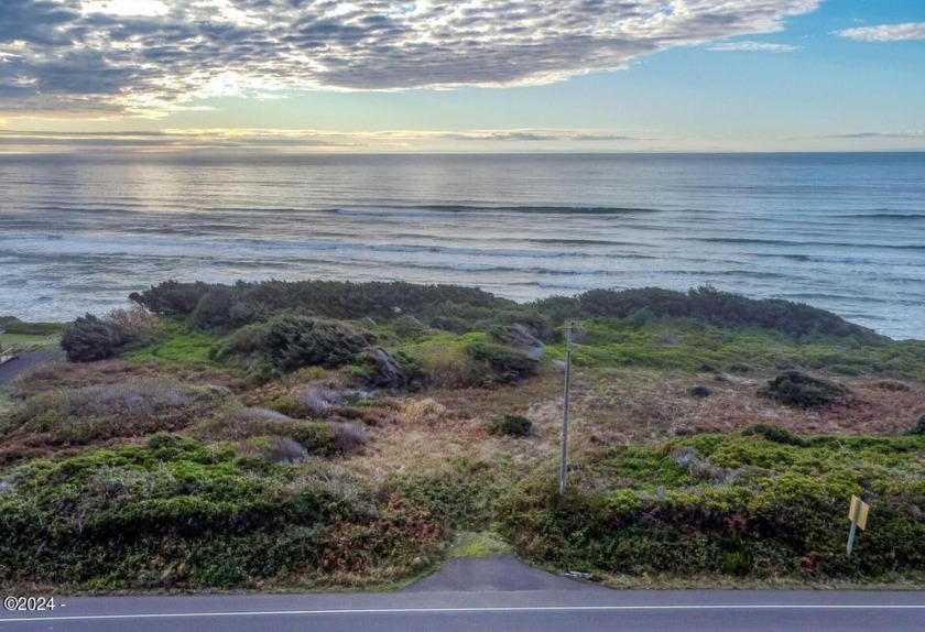 Beautiful ONE ACRE of OCEAN FRONT lot Septic approved, REQUIRED - Beach Lot for sale in Yachats, Oregon on Beachhouse.com