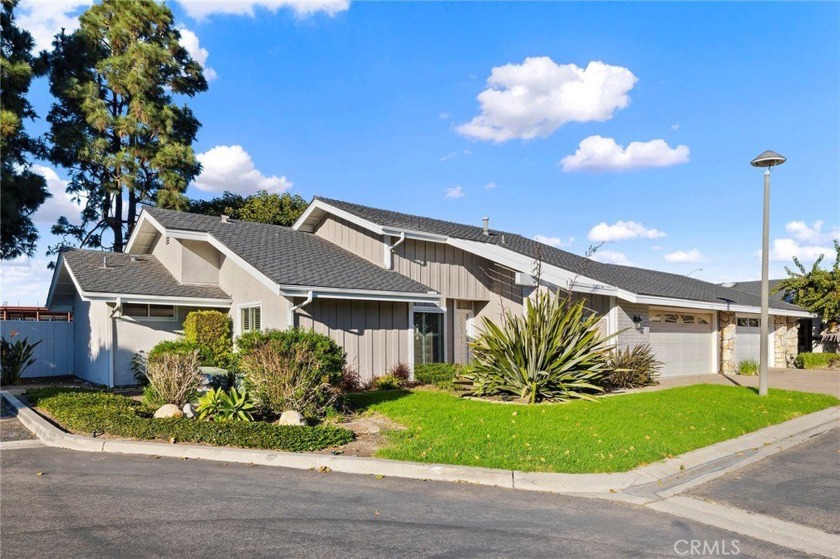 This rare single-level end unit offers the feel of a detached - Beach Condo for sale in Dana Point, California on Beachhouse.com