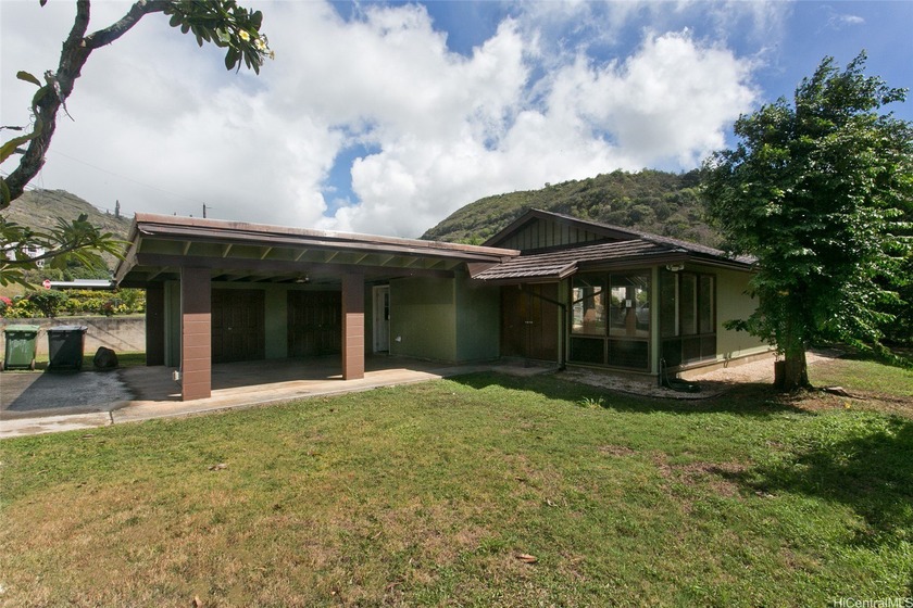 You are not going to want to miss this one! Moanalua Valley is a - Beach Home for sale in Honolulu, Hawaii on Beachhouse.com