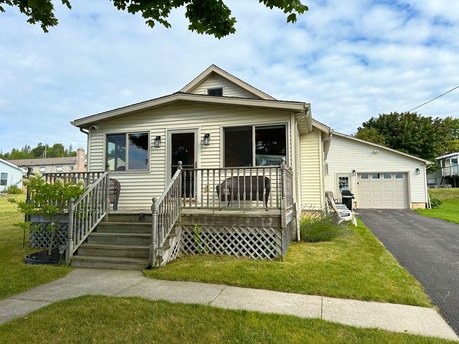 This recently remodeled, beautifully decorated home is your - Beach Home for sale in Saint Ignace, Michigan on Beachhouse.com