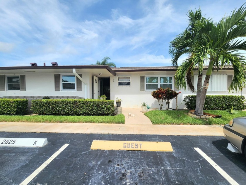 Welcome to the 55+ community of Cresthaven Villas. This 2 - Beach Home for sale in West Palm Beach, Florida on Beachhouse.com