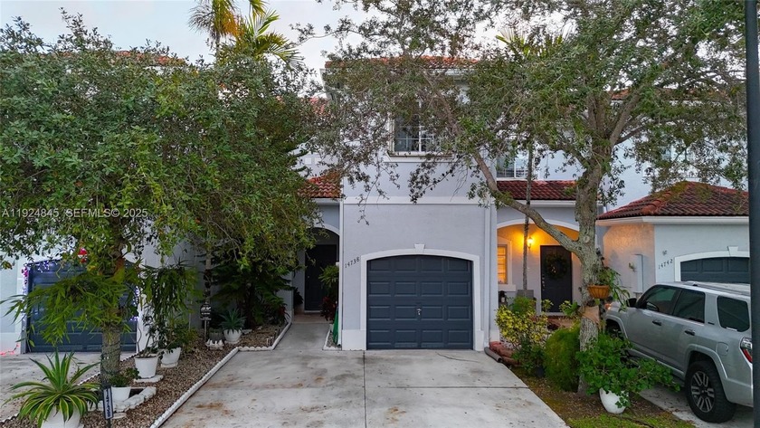 Stunning and completely remodeled 3BR, 2.5BA townhome in the - Beach Townhome/Townhouse for sale in Miami, Florida on Beachhouse.com