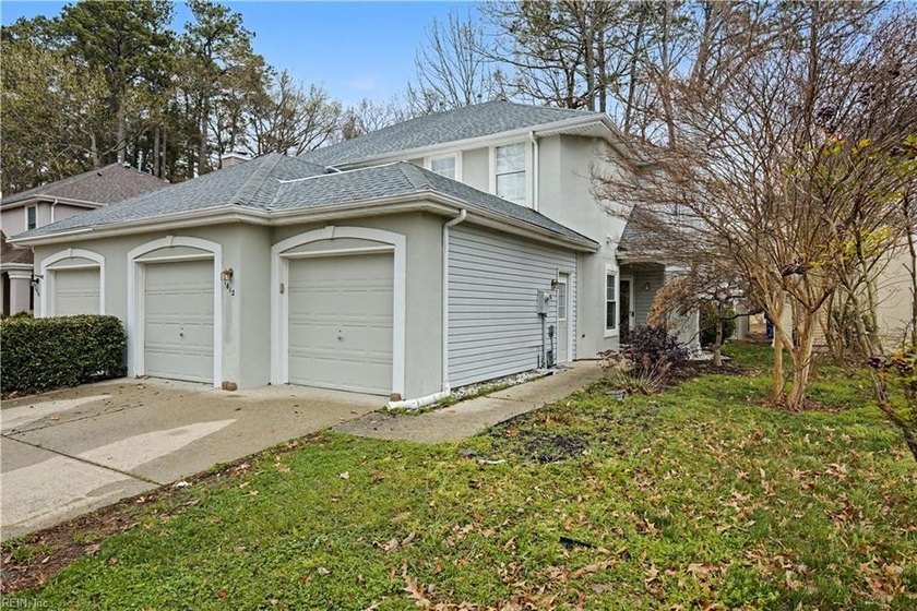 Welcome to this open-concept townhome in the highly desirable - Beach Townhome/Townhouse for sale in Newport News, Virginia on Beachhouse.com