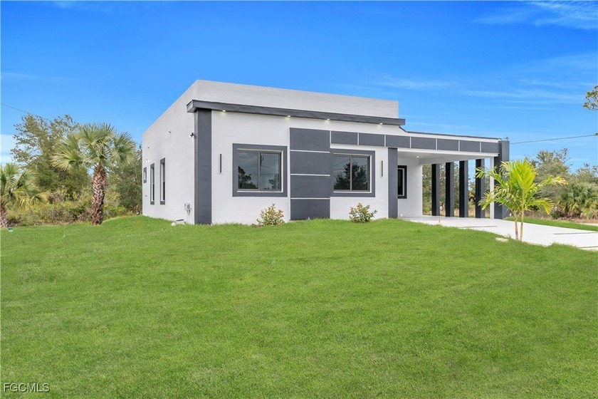 Full of charm and great potential, this cozy home is perfect for - Beach Home for sale in Lehigh Acres, Florida on Beachhouse.com