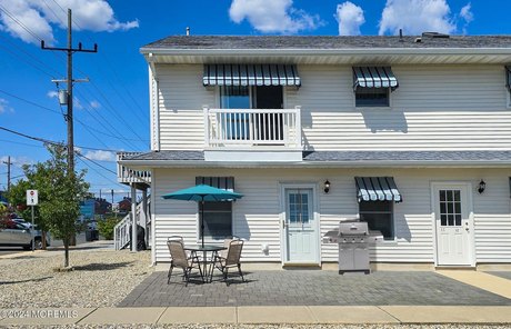 Don't miss your chance to own in Lavallette! This spacious - Beach Condo for sale in Lavallette, New Jersey on Beachhouse.com