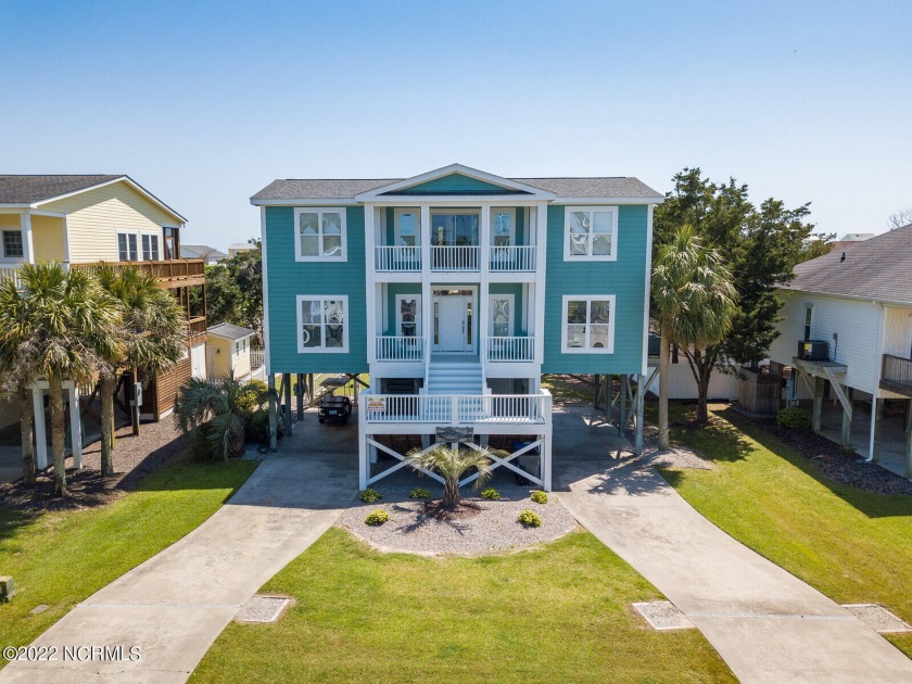 ''Welcome Home'' to this simply beautiful, piling style home - Beach Home for sale in Oak Island, North Carolina on Beachhouse.com