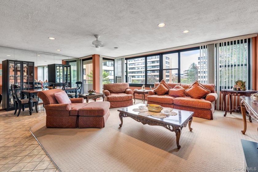 Bright and spacious eastern exposure with extreme sunlight. This - Beach Home for sale in Beechhurst, New York on Beachhouse.com