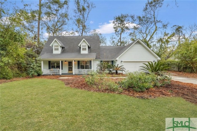 Discover life on the marsh!. This 3 bed/3bath home, PLUS a - Beach Home for sale in Richmond Hill, Georgia on Beachhouse.com