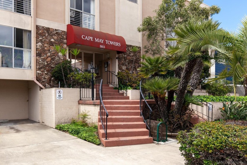 Beach condo just 2 blocks to the sand!!!! Walk to shopping - Beach Home for sale in San Diego, California on Beachhouse.com
