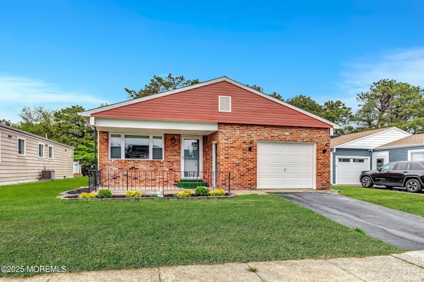 WELCOME TO 14 SANTIAGO A CUSTOM LAKEVIEW MODEL WHERE STYLE MEETS - Beach Home for sale in Toms River, New Jersey on Beachhouse.com