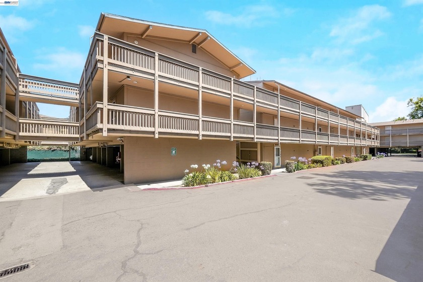 Perfect Starter Home or Investment Opportunity! Whether you're a - Beach Condo for sale in Hayward, California on Beachhouse.com