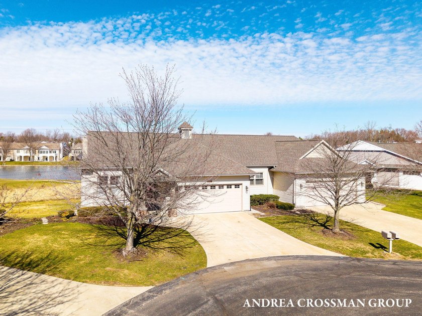 COMPLETELY UPDATED END UNIT Condo at The Links of Rolling - Beach Condo for sale in Holland, Michigan on Beachhouse.com