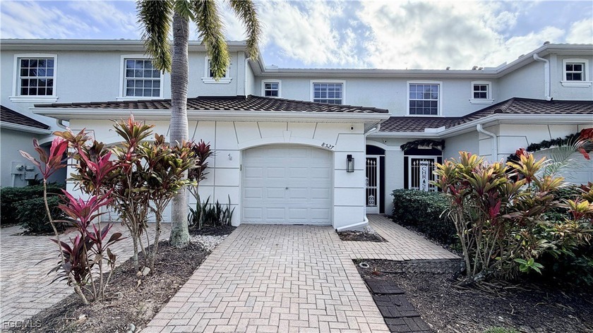 Welcome to this move-in-ready townhome in the gated community of - Beach Townhome/Townhouse for sale in Lehigh Acres, Florida on Beachhouse.com