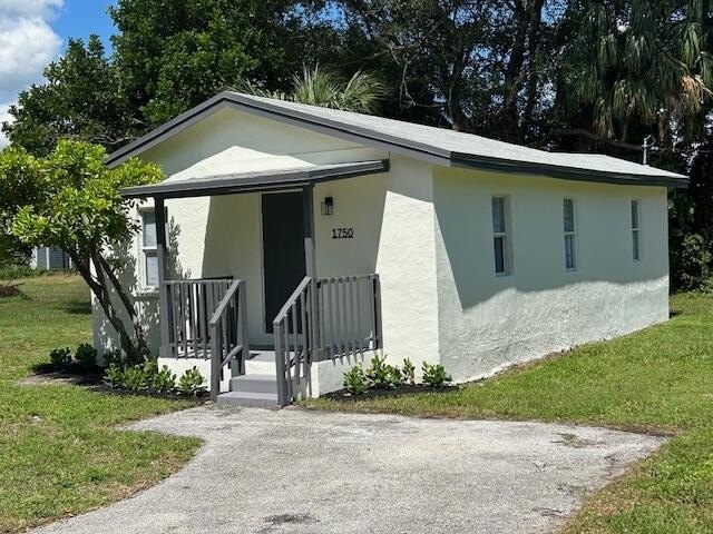 Welcome home to this beautifully restored home on a huge lot! - Beach Home for sale in Riviera Beach, Florida on Beachhouse.com