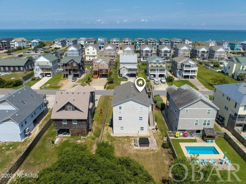 BRAND NEW HVAC'S INSTALLED May 11th!Nestled between two - Beach Home for sale in Nags Head, North Carolina on Beachhouse.com