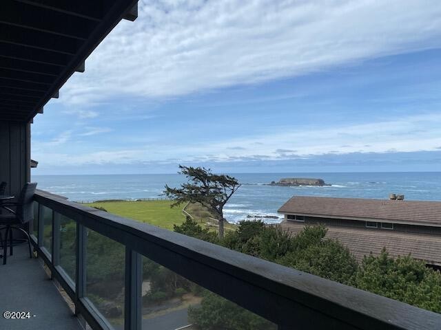 Here is your opportunity to own 3/4 FRACTIONAL INTEREST  in a - Beach Condo for sale in Otter Rock, Oregon on Beachhouse.com