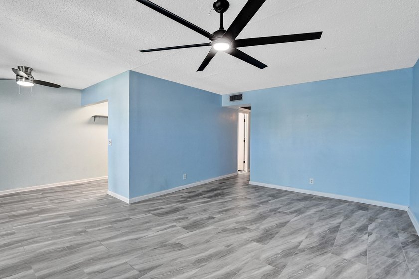 Beautifully updated 2-bed/1.5-bath condo minutes from the beach - Beach Condo for sale in Deerfield Beach, Florida on Beachhouse.com