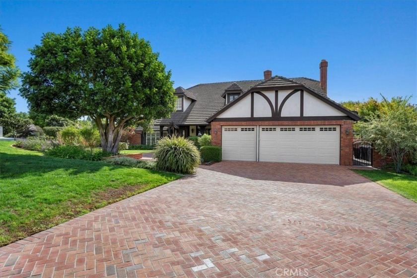 This elegant estate, nestled in the exclusive gated community of - Beach Home for sale in Rolling Hills Estates, California on Beachhouse.com