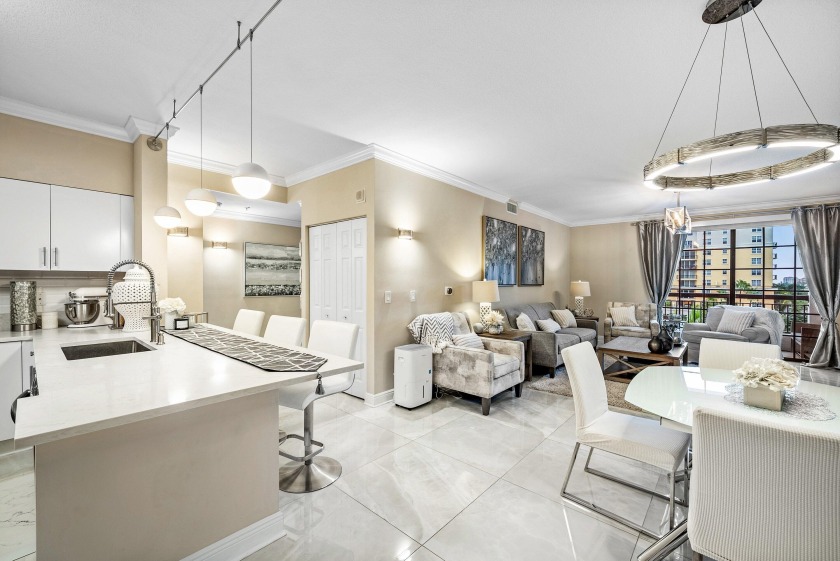 Fully renovated 3 bedroom 2 bath condo in the heart of downtown - Beach Condo for sale in Boca Raton, Florida on Beachhouse.com