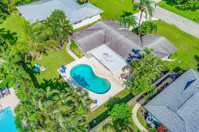 Welcome to this beautifully remodeled 3-bedroom, 2-bath home - Beach Home for sale in Palm Beach Gardens, Florida on Beachhouse.com