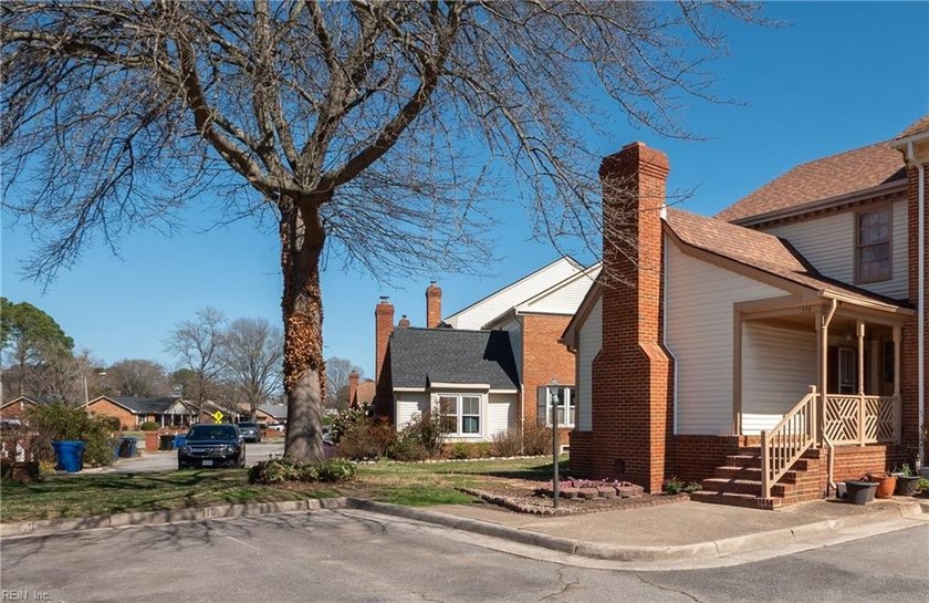 Don't miss this recently updated end-unit brick 3 bedroom, 3 - Beach Townhome/Townhouse for sale in Virginia Beach, Virginia on Beachhouse.com