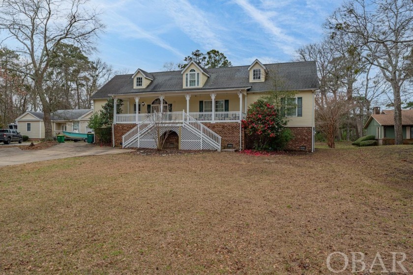 Welcome to your dream home, perfectly positioned in the heart of - Beach Home for sale in Southern Shores, North Carolina on Beachhouse.com