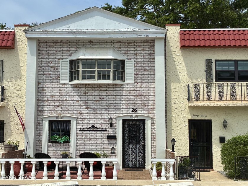 Live the waterfront lifestyle at a fraction of the price! This - Beach Townhome/Townhouse for sale in Daytona Beach, Florida on Beachhouse.com