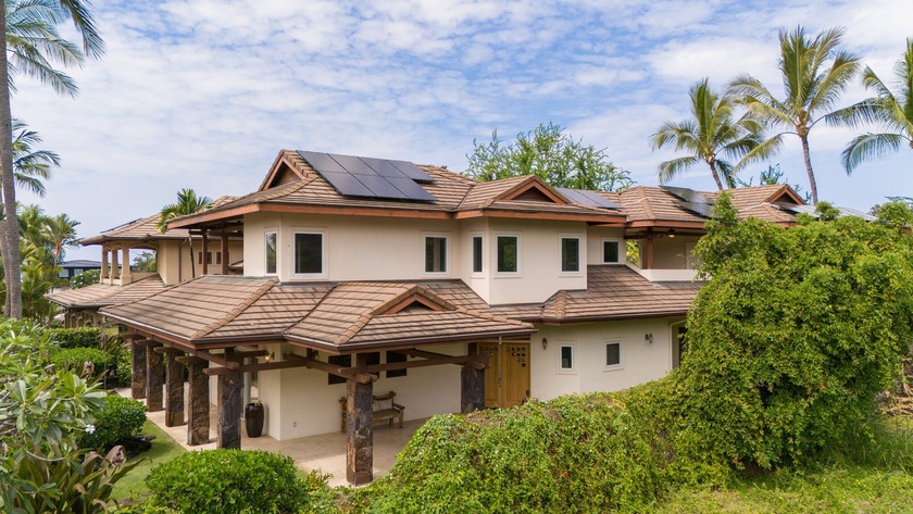 Welcome to Forever Sunsets - an elegant island retreat within - Beach Home for sale in Kailua Kona, Hawaii on Beachhouse.com