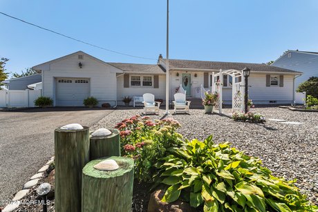 A charming 3-bedroom, 1-bath home in the heart of Point Pleasant - Beach Home for sale in Point Pleasant Beach, New Jersey on Beachhouse.com