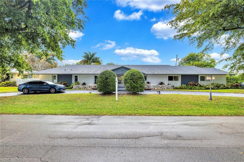 Assisted Living Facility or Group Home investors! This property - Beach Commercial for sale in Hollywood, Florida on Beachhouse.com