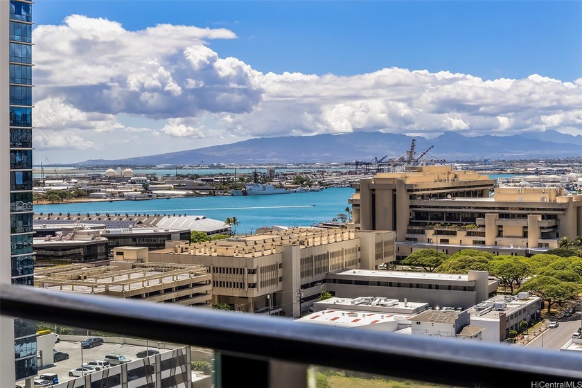 Enjoy the convenience and sophistication of Kaka'ako from your - Beach Condo for sale in Honolulu, Hawaii on Beachhouse.com