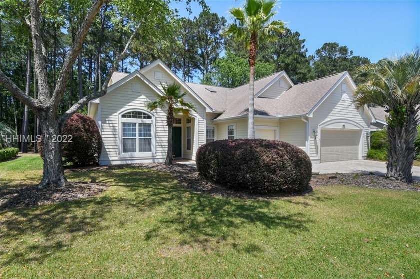Don't miss this wonderful Adams Estate home located on a golf - Beach Home for sale in Bluffton, South Carolina on Beachhouse.com