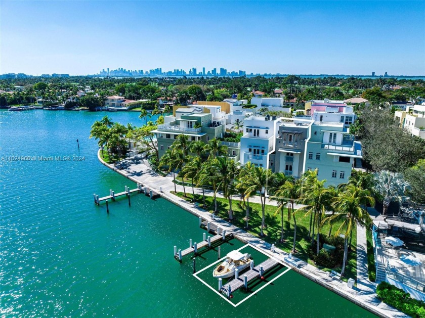Another Collectable Property! Exceptional waterfront townhouse - Beach Townhome/Townhouse for sale in Miami Beach, Florida on Beachhouse.com