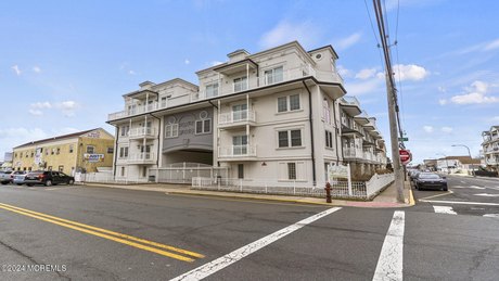 3 bedroom 2.5 bath Large Super Clean Townhome, 200 feet from the - Beach Condo for sale in Seaside Heights, New Jersey on Beachhouse.com