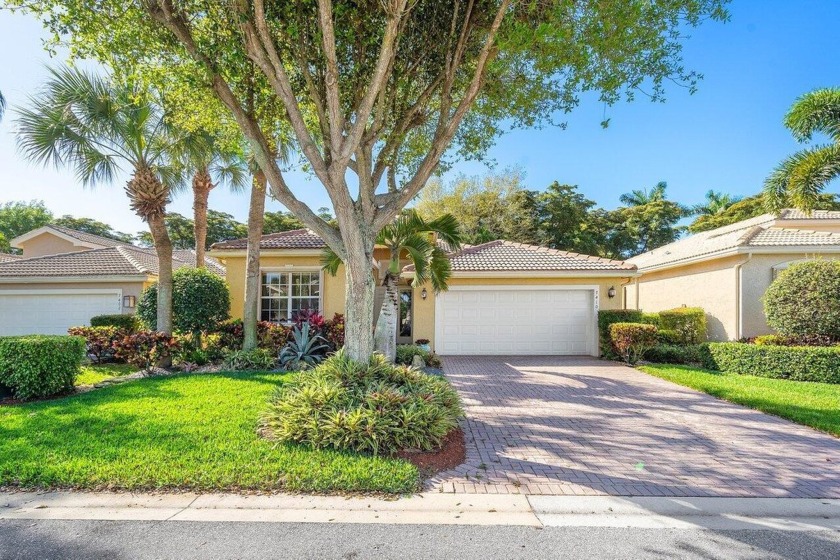 Welcome to this beautifully maintained single-family home - Beach Home for sale in Boynton Beach, Florida on Beachhouse.com