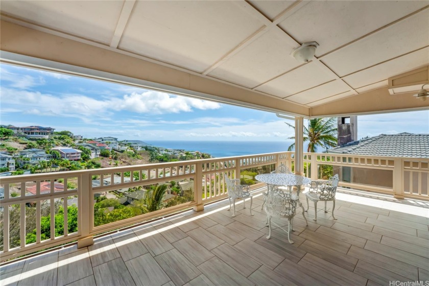 Discover the prestigious Waialae Iki V gated community with this - Beach Home for sale in Honolulu, Hawaii on Beachhouse.com