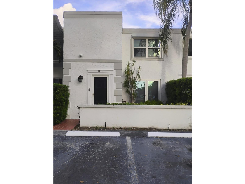 Easy Access to show 2/2 Updated kitchen and baths washer and - Beach Townhome/Townhouse for sale in Hallandale Beach, Florida on Beachhouse.com