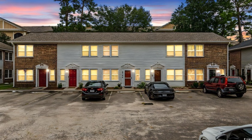 Welcome to this charming 2-bedroom townhouse in the heart of - Beach Townhome/Townhouse for sale in Myrtle Beach, South Carolina on Beachhouse.com