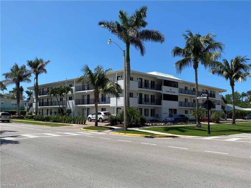 PERFECT LOCATION!!! Two Blocks from the World-Famous Naples - Beach Condo for sale in Naples, Florida on Beachhouse.com