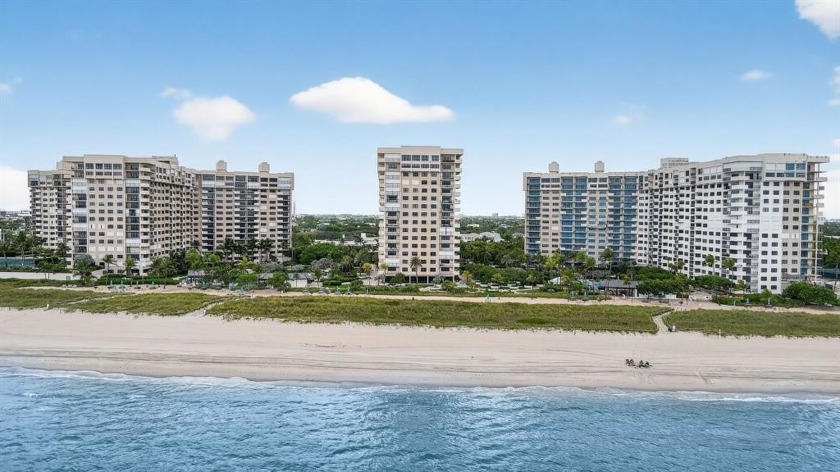 Stunningly updated 2BR, 2.5BA penthouse w/ volume ceilings & - Beach Condo for sale in Lauderdale By The Sea, Florida on Beachhouse.com