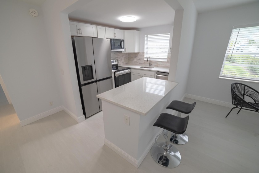 55+ Condo - First FloorBeautifully updated unit featuring - Beach Condo for sale in Deerfield Beach, Florida on Beachhouse.com