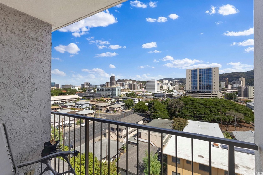 MOTIVATED SELLER. Great opportunity for first-time home buyers - Beach Condo for sale in Honolulu, Hawaii on Beachhouse.com