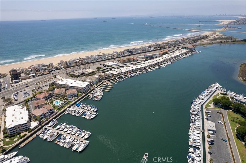 Resort-style living defines the exclusive gated community of - Beach Townhome/Townhouse for sale in Huntington Beach, California on Beachhouse.com