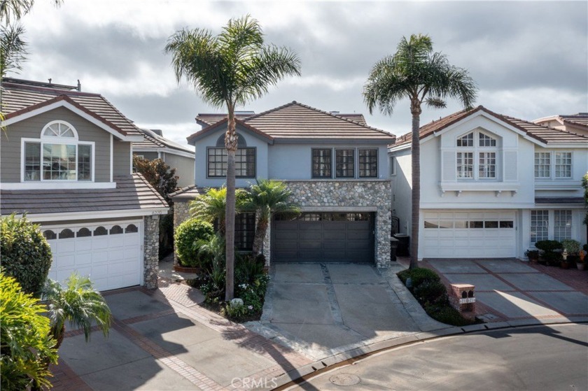 Welcome to this exquisite canal-front residence, a rare offering - Beach Home for sale in Long Beach, California on Beachhouse.com