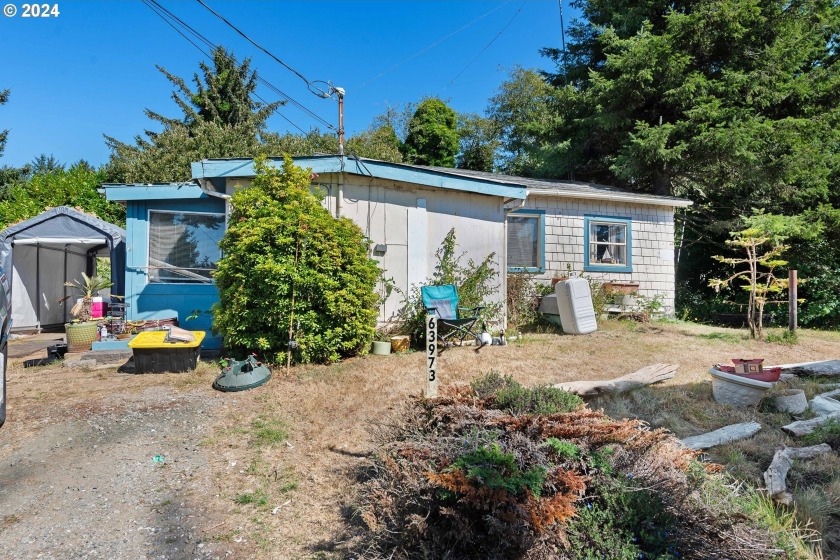 If you want to be just minutes from the beach, check out this - Beach Home for sale in Coos Bay, Oregon on Beachhouse.com